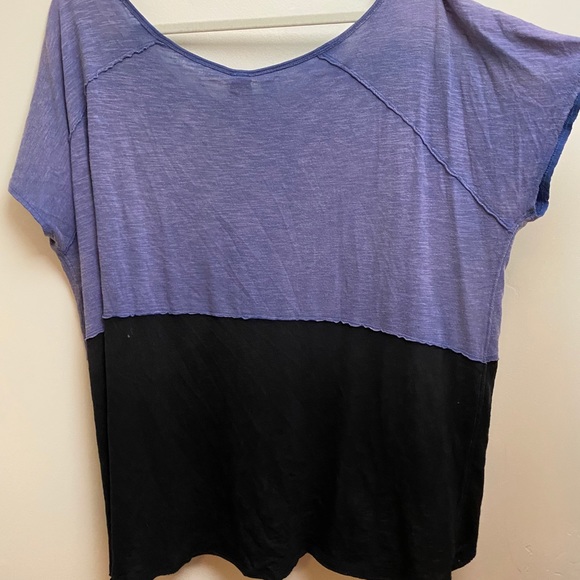 Free people loose fitting top - Picture 2 of 3